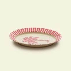 Le Plat De Présentation, En Rouge Carmin