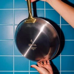 La Bonne Poêle En Inox, Manche Doré - 30 Cm (Édition Limitée) -Cheap Components Store pack brigade set de 3 poeles en inox avec manches dores edition limitee 820027